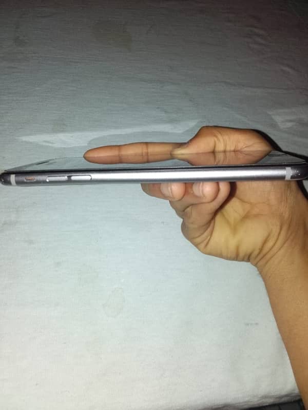 Apple iPhone 6s Plus 4