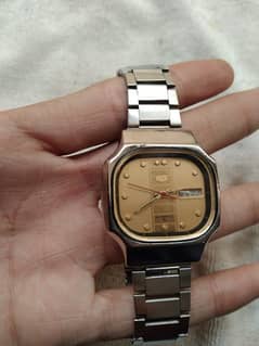 Original seiko 5 in working condition.