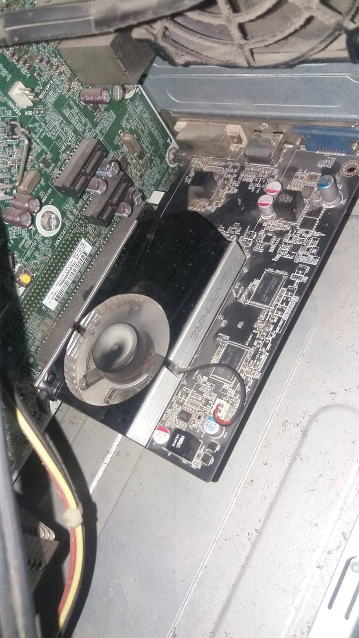 Sapphire Amd r7 240 200 series 4gb graphics card OC with boost PCI 1