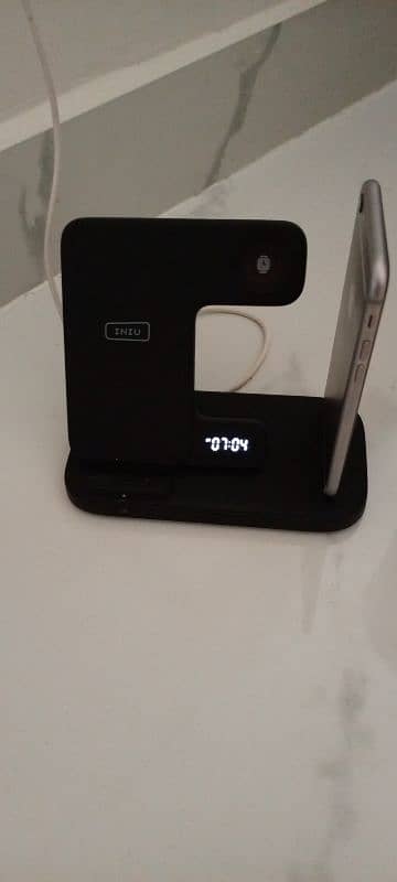INIU 3 IN 1 FAST CHARGER 0