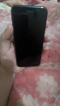 I phone 7 apni condition ma h   num py Rbta kray03400875347