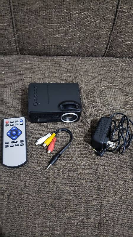 LED mini projector Rd-814 (Exchange Possible) 1