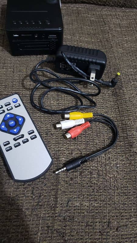 LED mini projector Rd-814 (Exchange Possible) 5