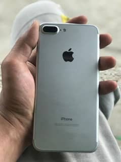 I phone 7plus new condition  storage 128 gb hai battery health service