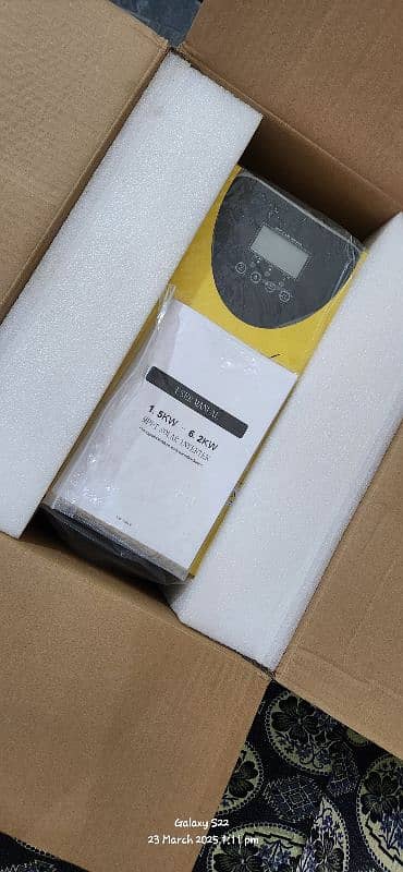 Volex Power HMK PLUS PV3200 Hybrid Solar Inverter 2