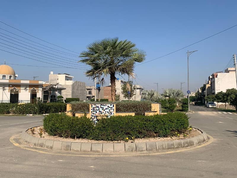 5 Marla Good Location Plot For Sale 2
