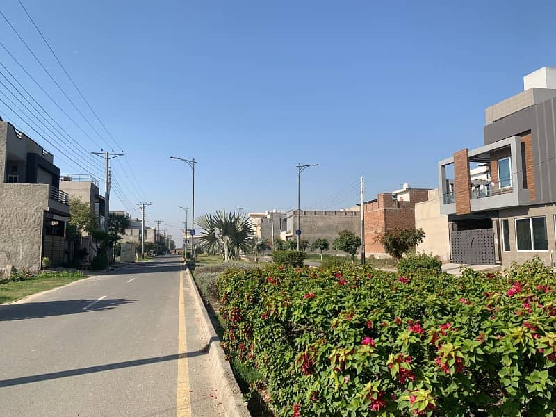 5 Marla Good Location Plot For Sale 4