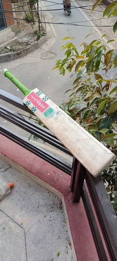 plain bat came from CA factory (pure English willow)