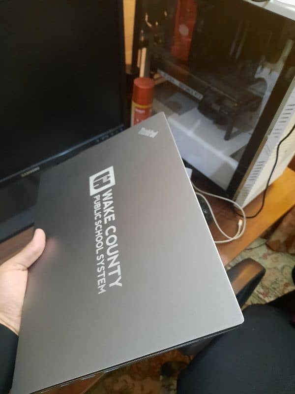 Intel i5 8th gen 8gb ram 256gb ssd lenovo L390 9