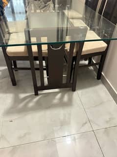 dining table for sale condition new