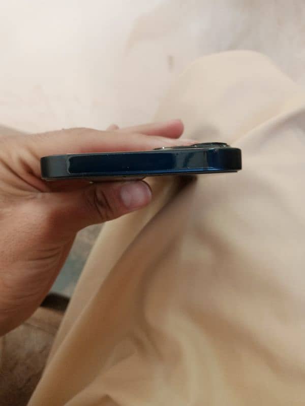 iphone 13 4