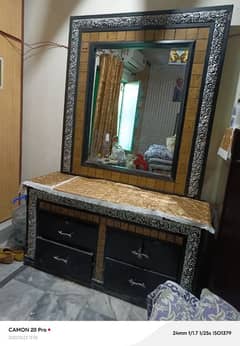 mirror and drawer table