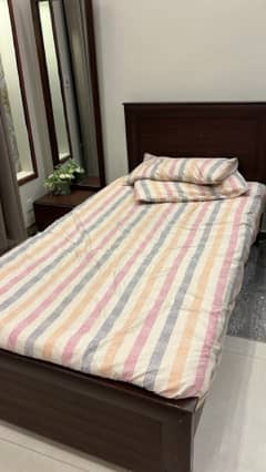 Single Bed, Brown, Strong Wood Taali, Minor Usage Marks, Smooth Design