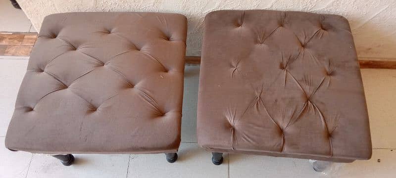 5 setter sofa set n 4 setter puffi set 0