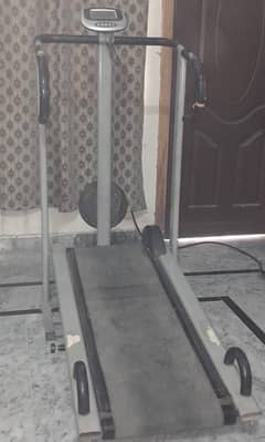 manually treadmill in good condition