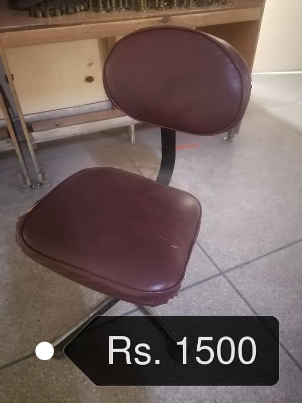 Wooden Chairs / Wood chairs / Solid wood chairs / Plastic chairs 3