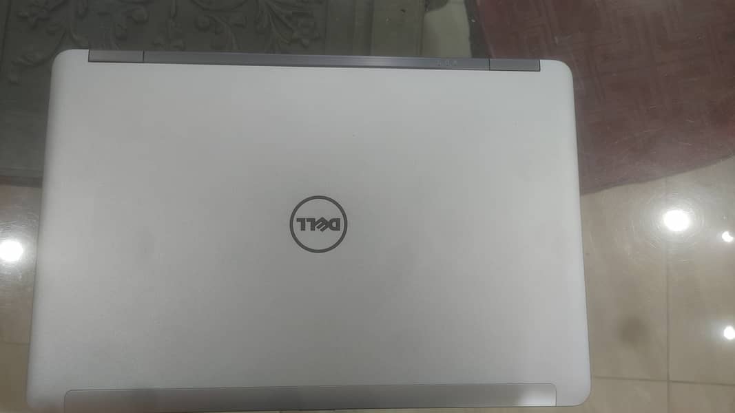 Dell Latitude e6540 (i7): Perfect for Gaming and Professional Work 0