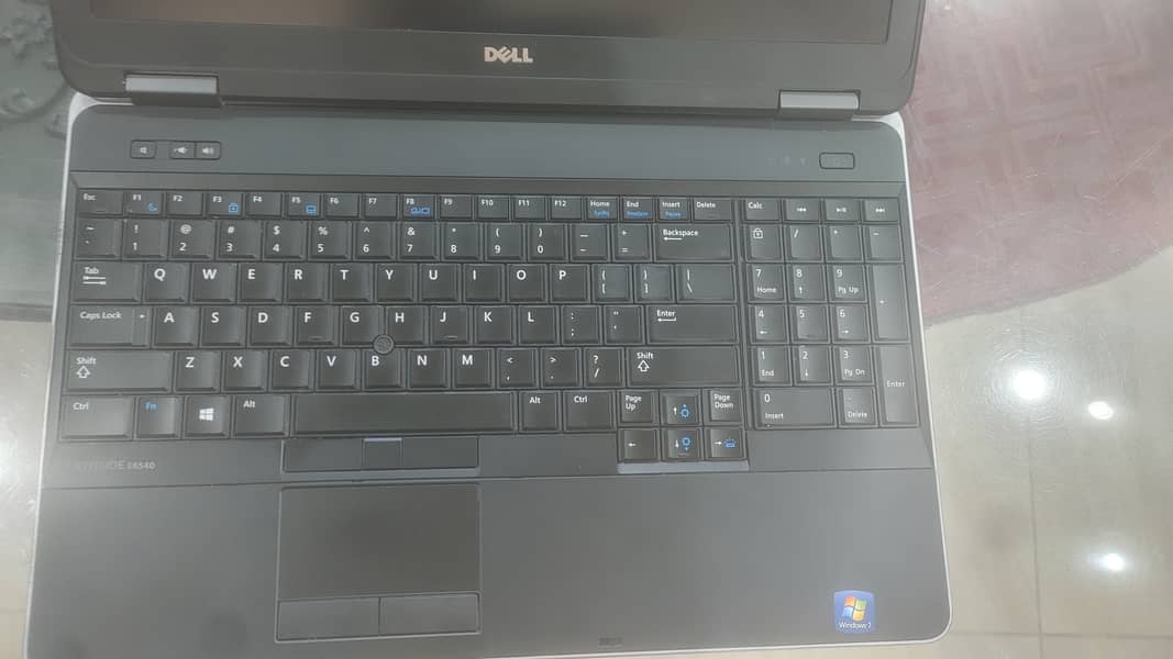 Dell Latitude e6540 (i7): Perfect for Gaming and Professional Work 3