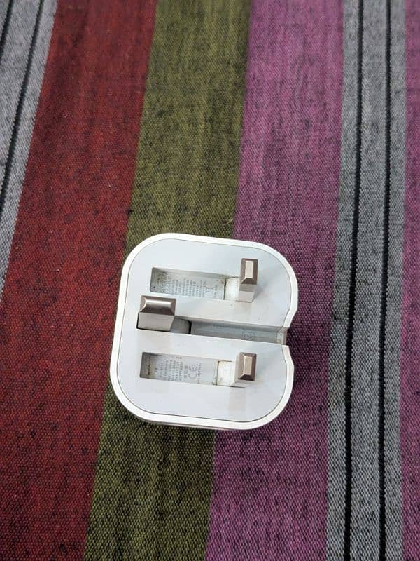 iphone 20W power adapter 1