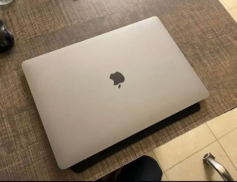 MacBook PRO i7 16GB Ram with SSD New condition 10/10 0