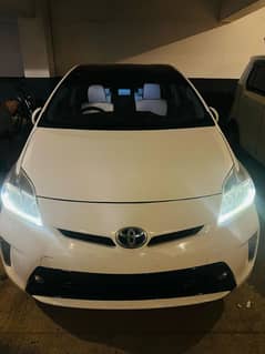 Toyota Prius 2014 better the xli gli altis city civic alsvin vezel etc