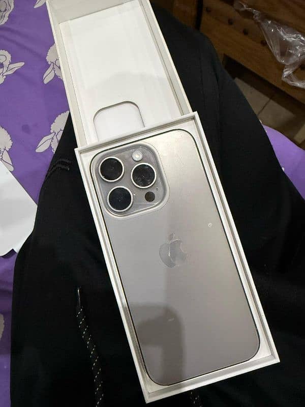 15 Pro 256gb JV with Box 5