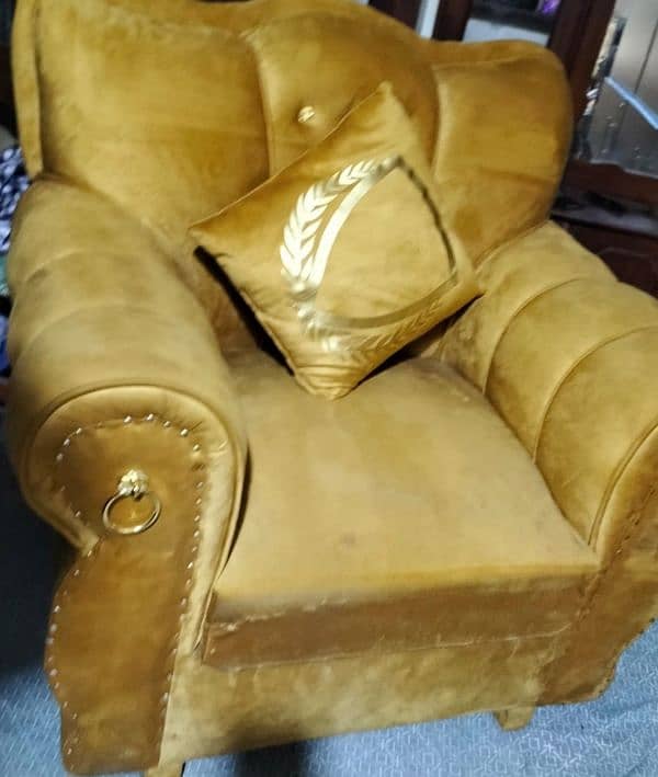Luxury Sofa Set with Table 2