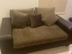 Great Sofa Set Bearly used (Without The Tables)