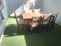 Dining table (with chairs) for sale!