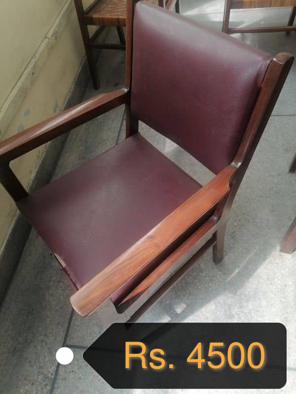 Wooden Chairs / Wood chairs / Solid wood chairs / Plastic chairs 2