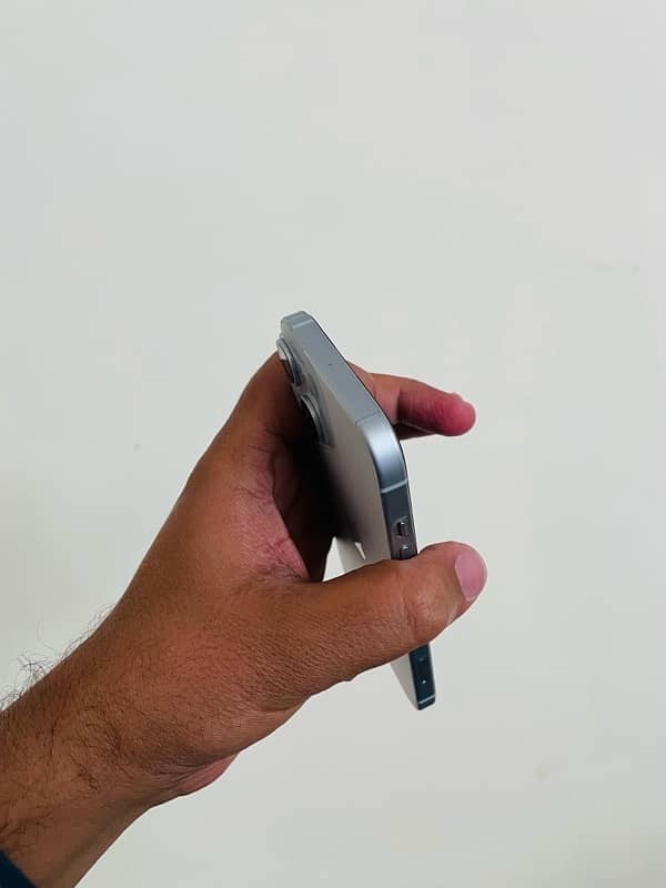 Iphone 15 128 GB Non Pta Factory Unlock 4