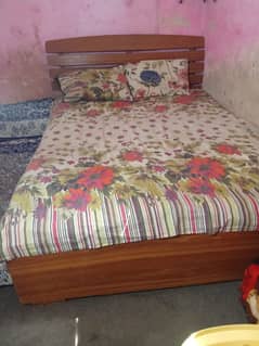 bed for sell with two metress