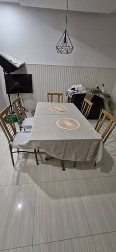 Dining table +5 chairs for sale