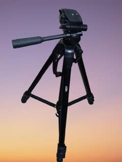 Tripod stand for sale