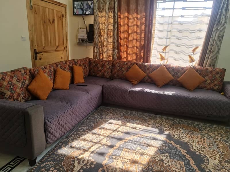 8 Seater L shaped sofa with cushions and cover 4