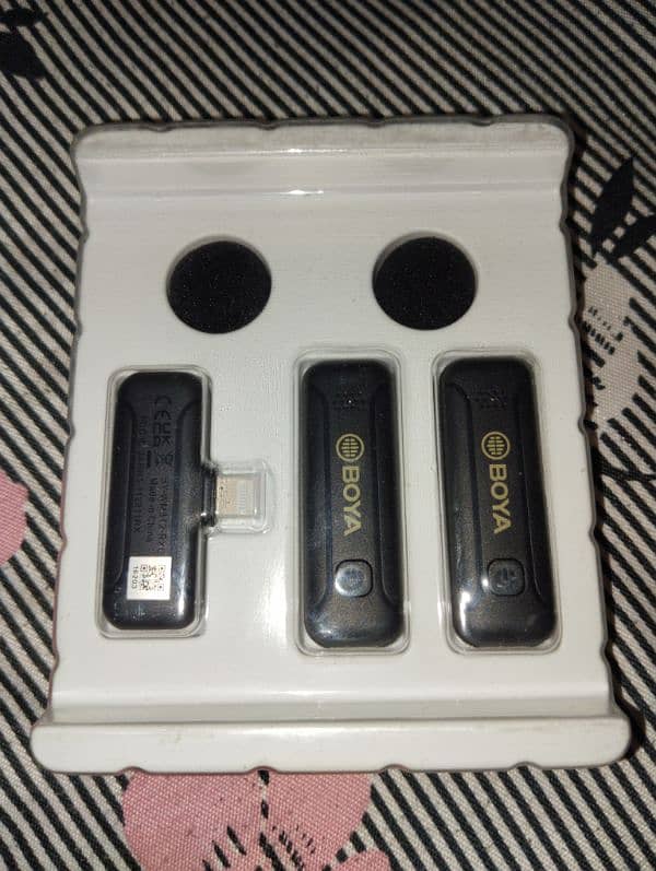 Boya Wireless Microphone 2 in 1 2