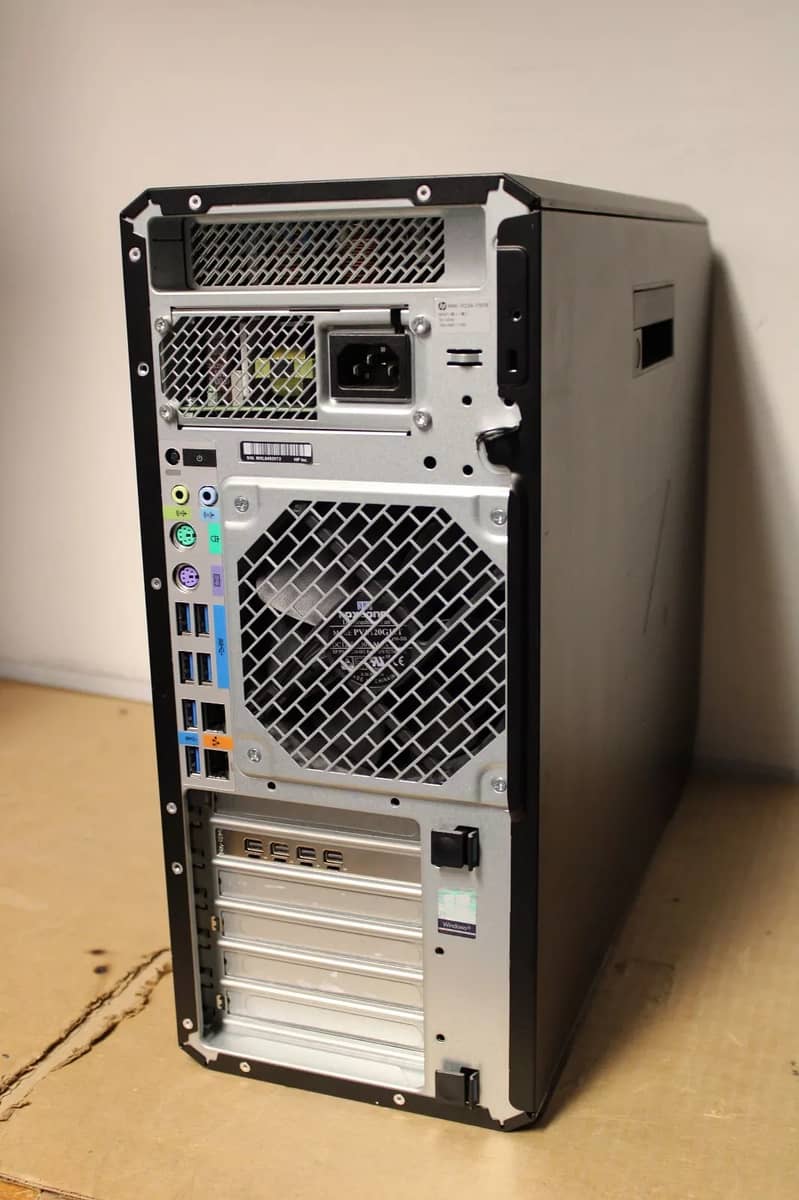 HP Z4 G4 Workstation Tower Xeon W-2123/2125 (4 Cores, 8 Threads) 2