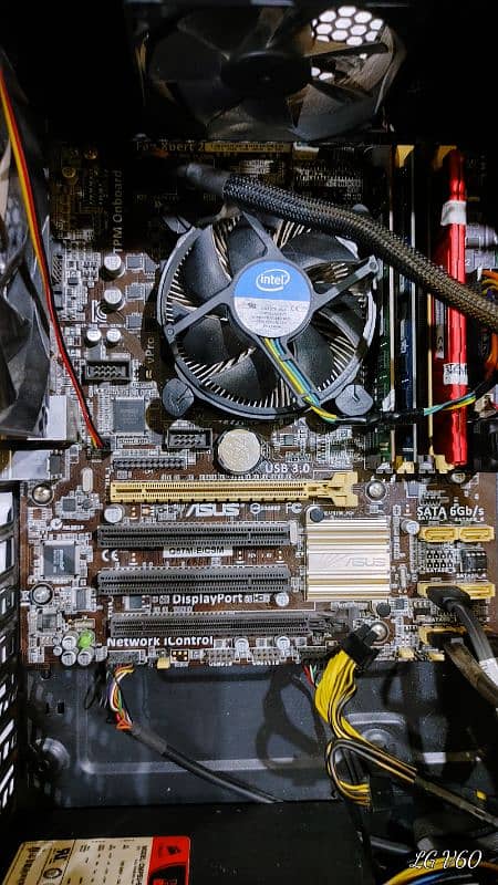 Core i7 4790 (3.60Ghz), Zotec GTX 960 2gb, 16gb DDR3 Ram & 128gb SSD 4