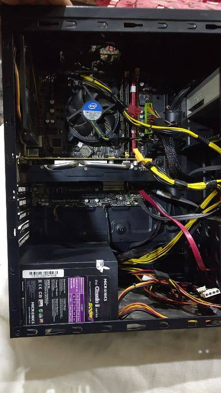 Core i7 4790 (3.60Ghz), Zotec GTX 960 2gb, 16gb DDR3 Ram & 128gb SSD 7