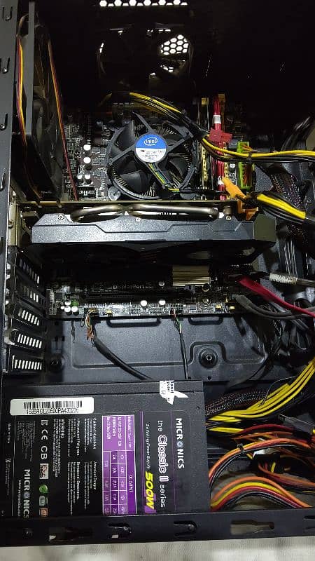 Core i7 4790 (3.60Ghz), Zotec GTX 960 2gb, 16gb DDR3 Ram & 128gb SSD 9