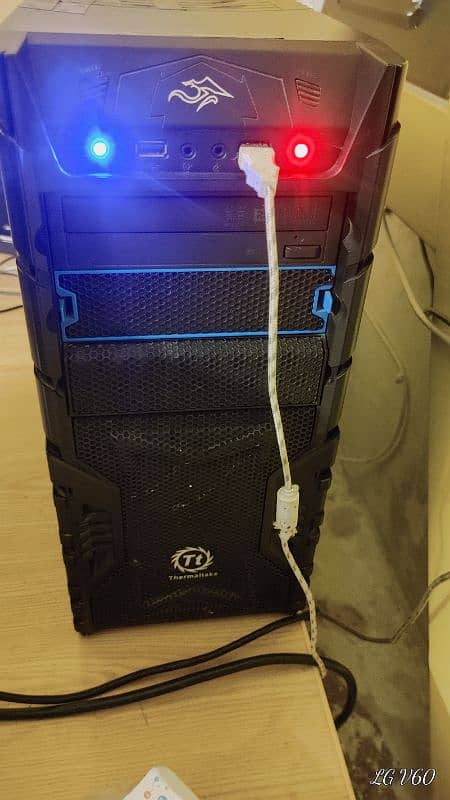 Core i7 4790 (3.60Ghz), Zotec GTX 960 2gb, 16gb DDR3 Ram & 128gb SSD 19
