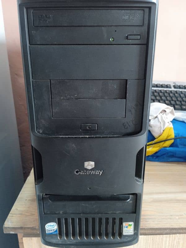 Gateway CPU 4gb ram 100 gb hard 3
