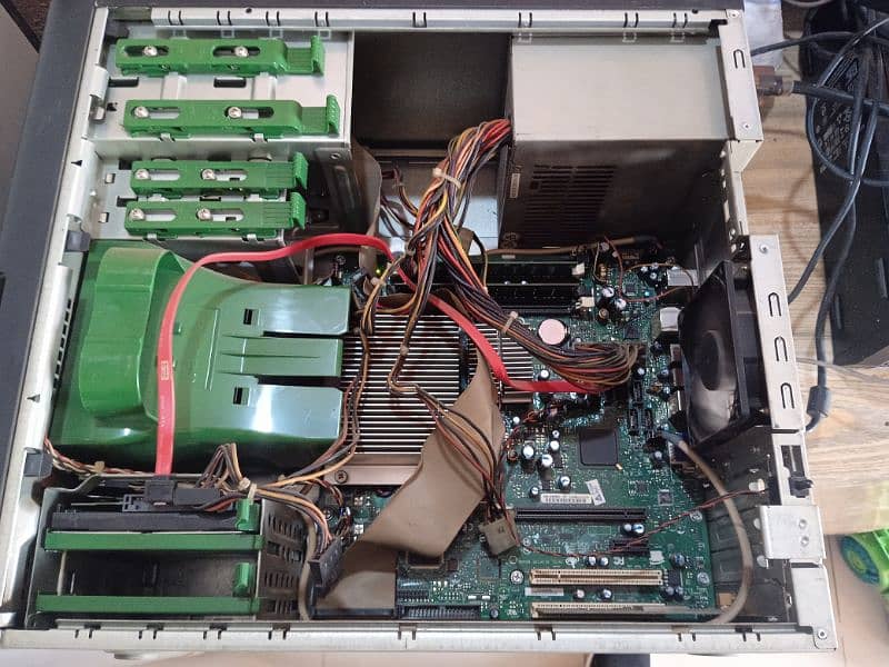 Gateway CPU 4gb ram 100 gb hard 5