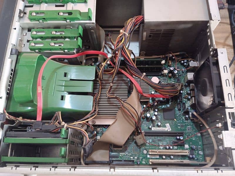 Gateway CPU 4gb ram 100 gb hard 6