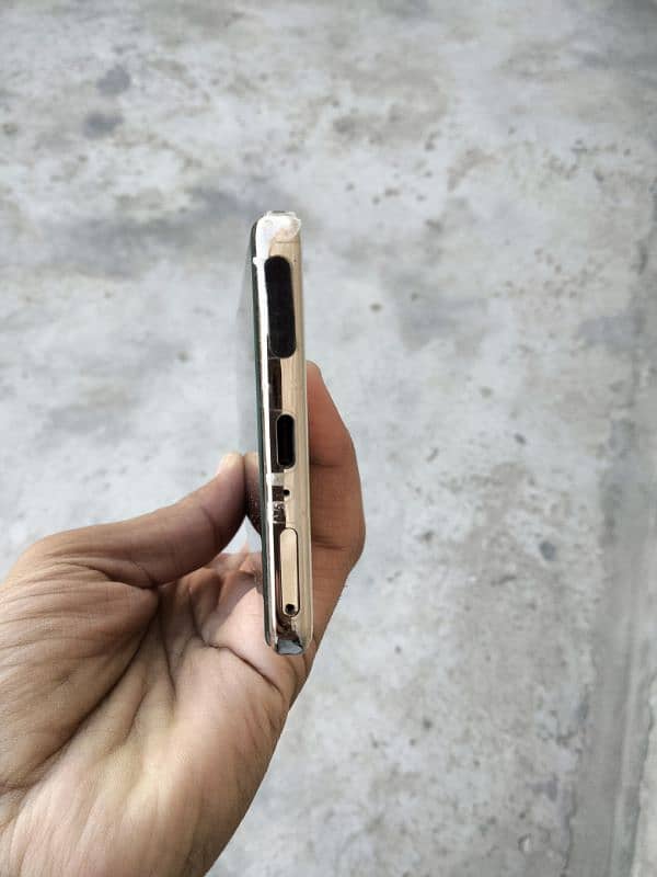 Infinix Zero 30 With Box And Uregnal Charger 8/8 256 5