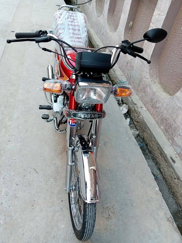 United 70 2025 Model Islamabad registered Bike for sale 4