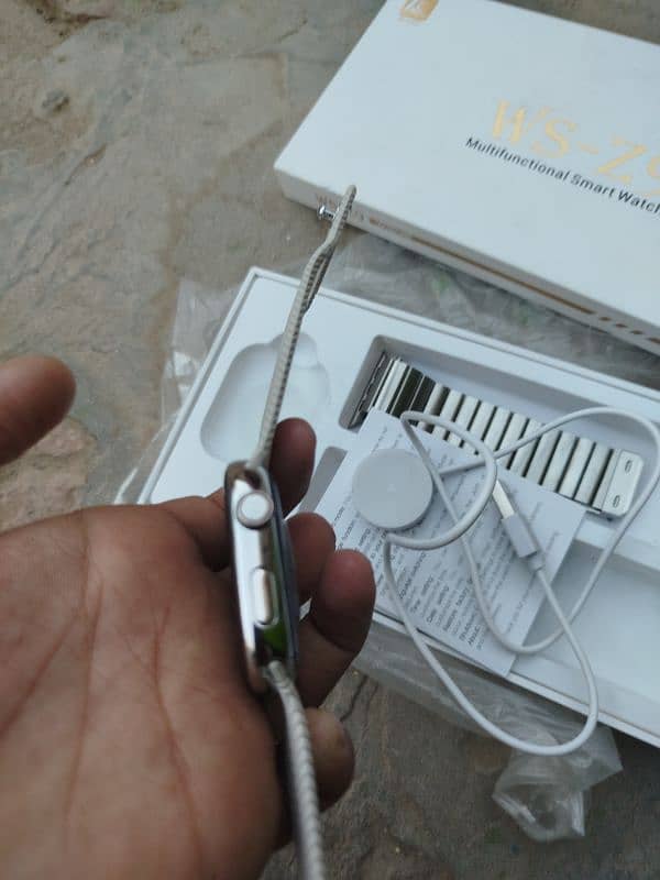 one day use bilkul ok watch zero scratches 3