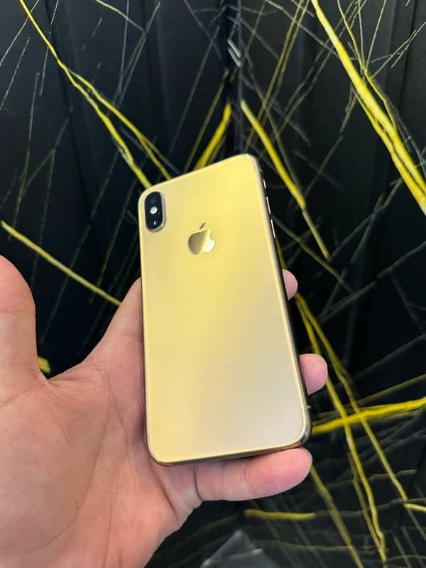 iPhone XS Gold Factory Unlock 3