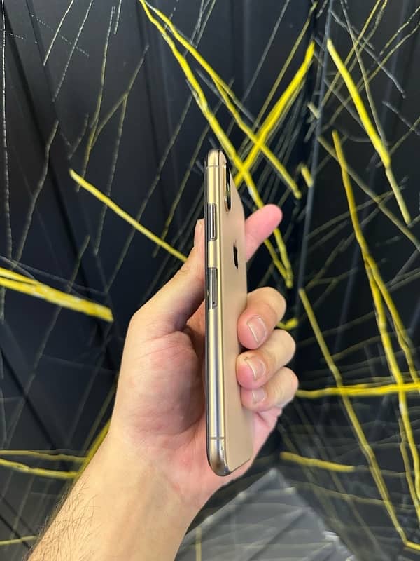 iPhone XS Gold Factory Unlock 4