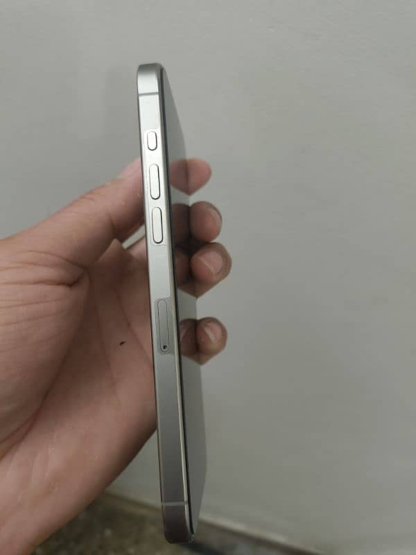 Apple Iphone 15 pro max 256Gb Non PTA 4